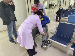 暖心医导：平凡岗位上的生命守护