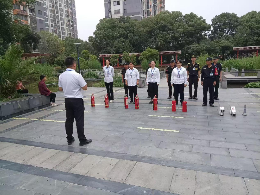 以练为战筑防线，守护家园保平安